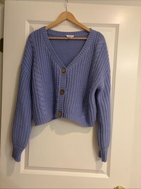 vestique Lavender Cropped Cable Knit V-Neck Cardigan